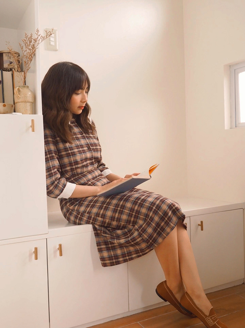 In The Cracks Of Light